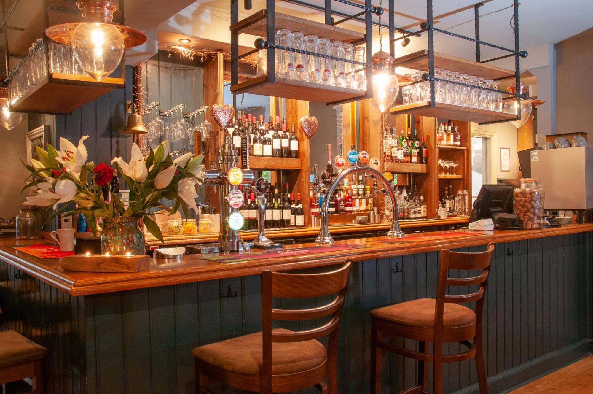 The Cowdray Arms Bed and Breakfast Worth  Buitenkant foto