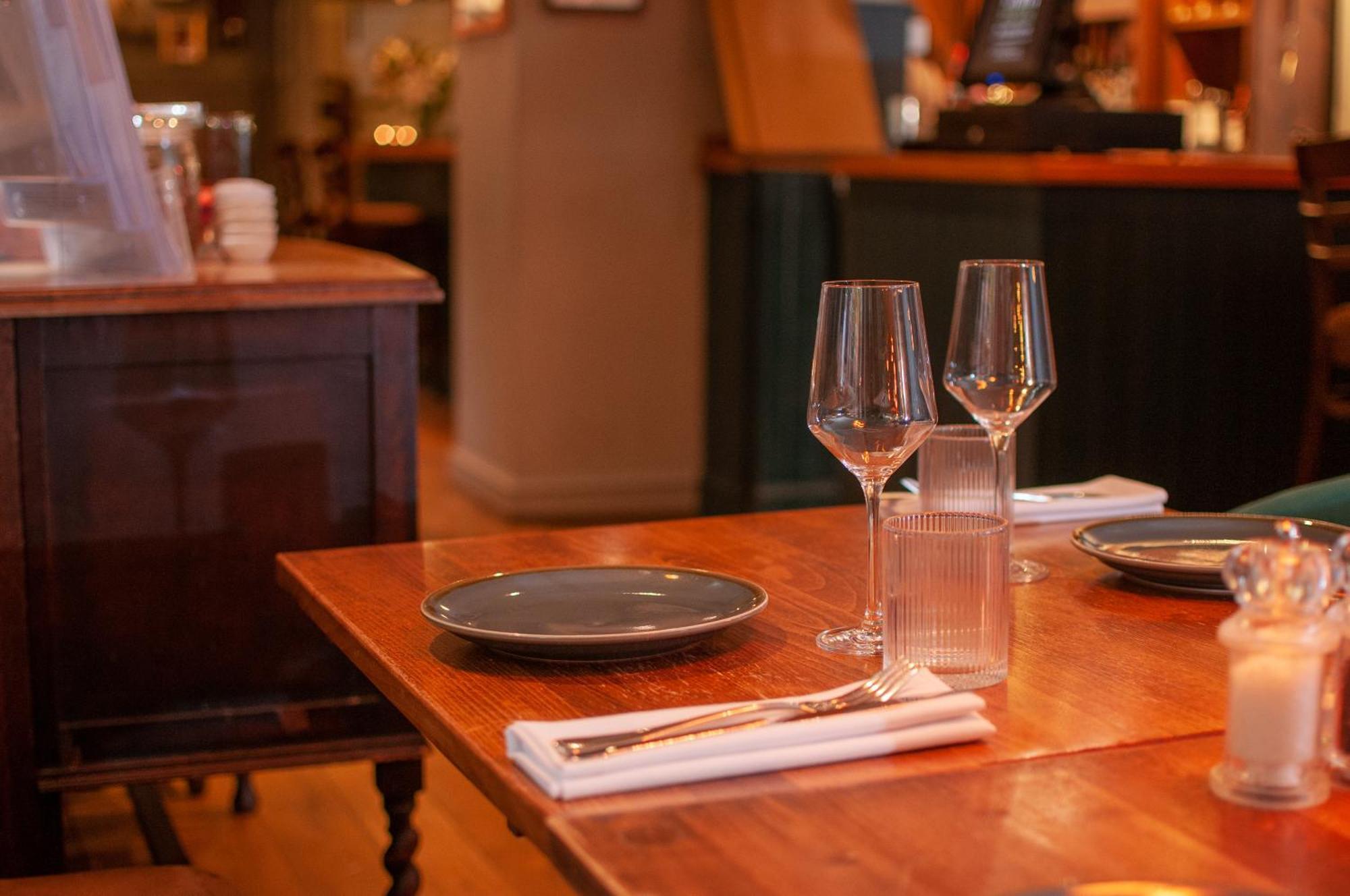 The Cowdray Arms Bed and Breakfast Worth  Buitenkant foto